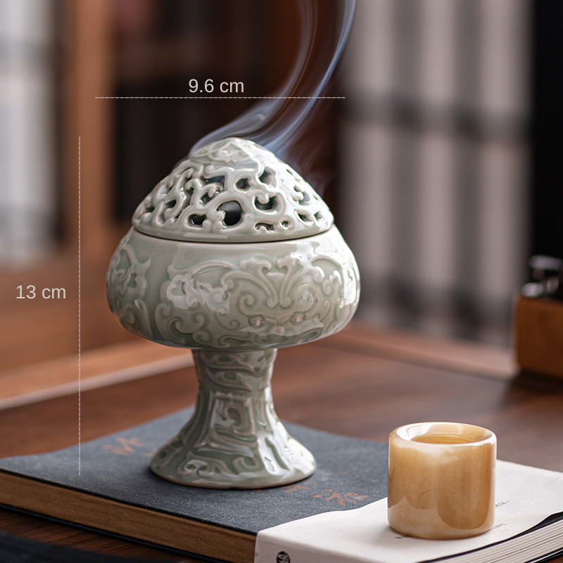 ArtisanoCeladon 蓮のつる 陶器製香炉 手作り 中空彫刻 アロマセラピーホルダー